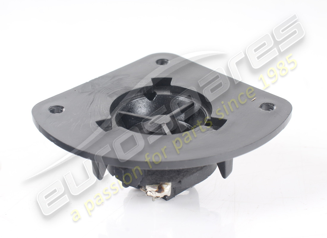 ADATTATORE Ferrari USATO PER TWEETER . NUMERO PARTE 82539000 (1)
