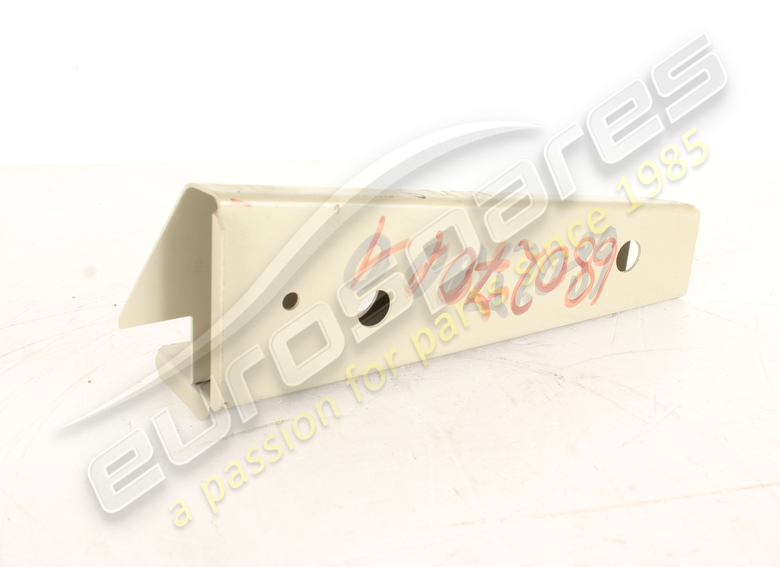 nuova ferrari staffa laterale destra. numero parte 68027011 (2)