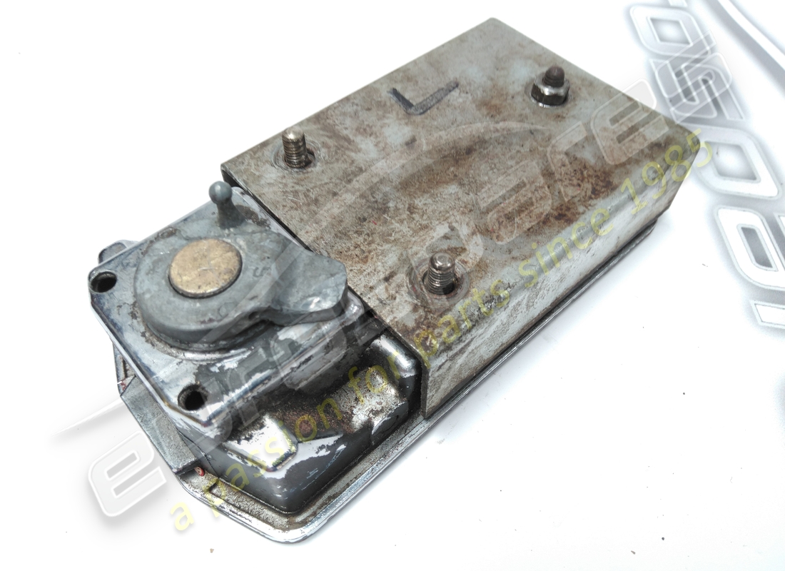maniglia porta sx usata ferrari. numero parte 40062606 (3)