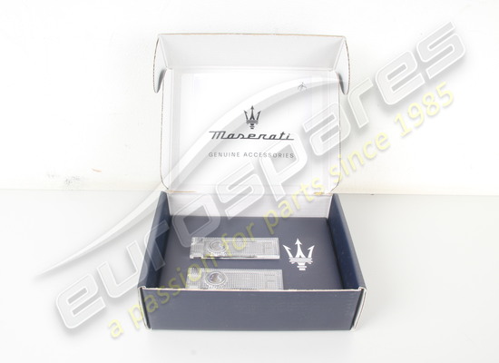 nuovo maserati kit luci di cortesia con logo codice articolo 940001321