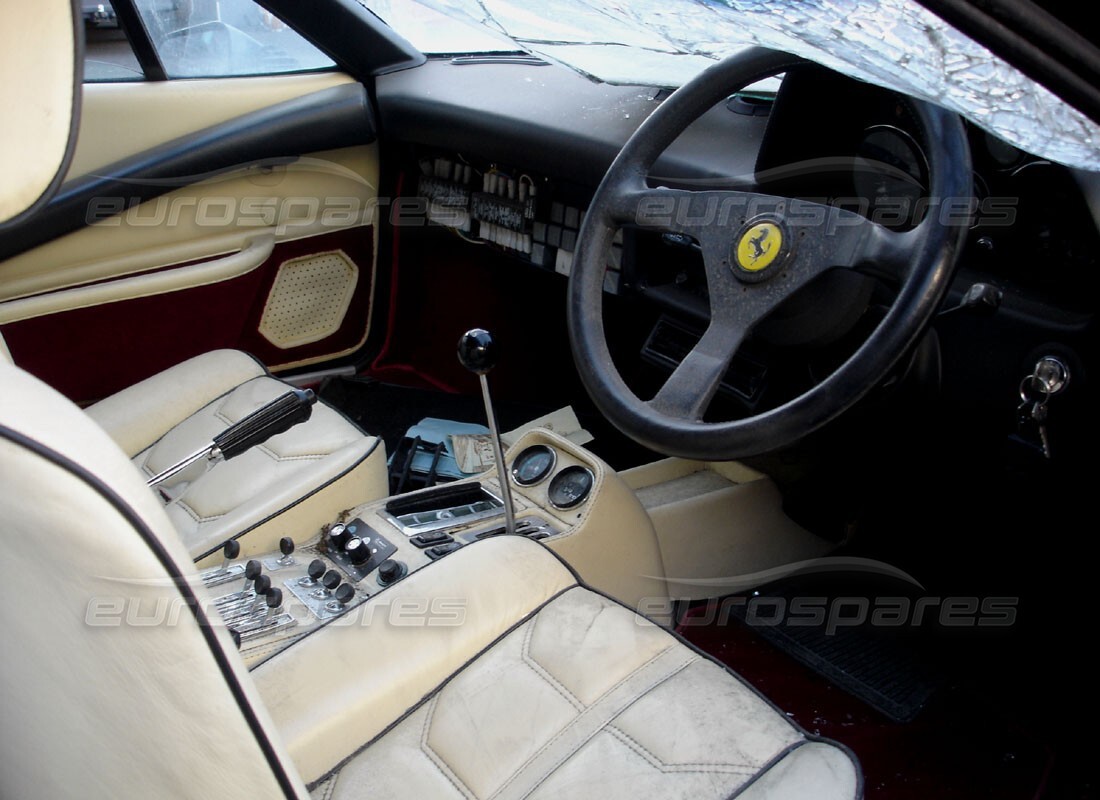 ferrari 308 quattrovalvole (1985) con 29,151 miles, in preparazione per lo smantellamento di #2