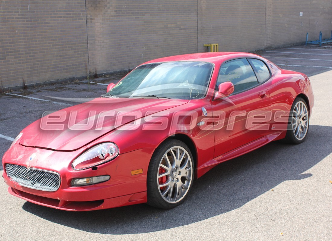 maserati 4200 gransport (2005) in preparazione per lo smantellamento presso eurospares