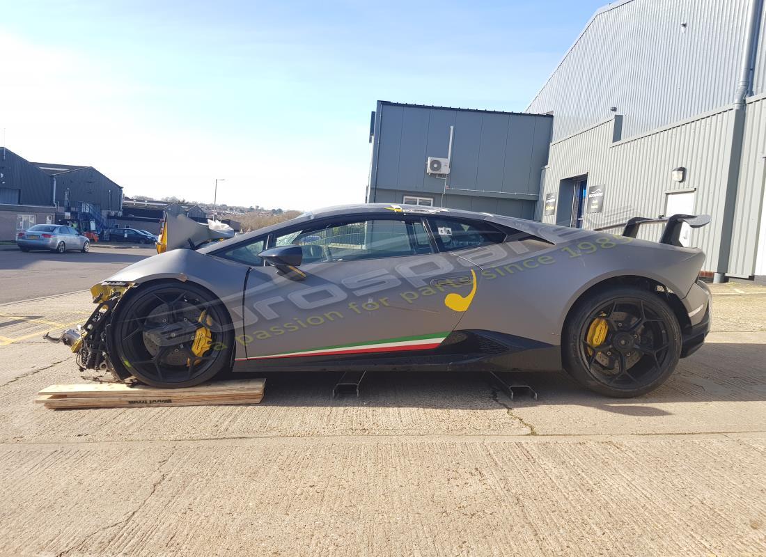 lamborghini performante coupe (2018) con 0 miglia, in preparazione per lo smantellamento di #2