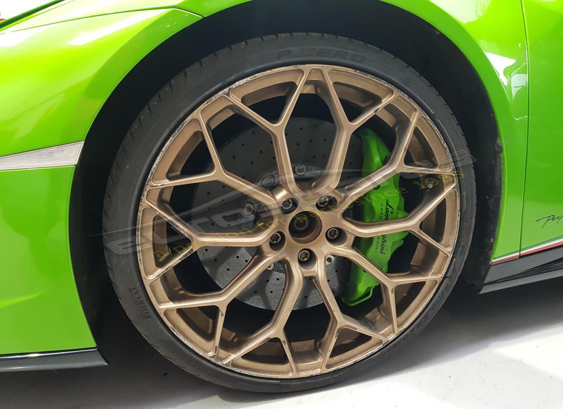 lamborghini performante coupe (2018) con 6,976 miles, in preparazione per lo smantellamento di #15