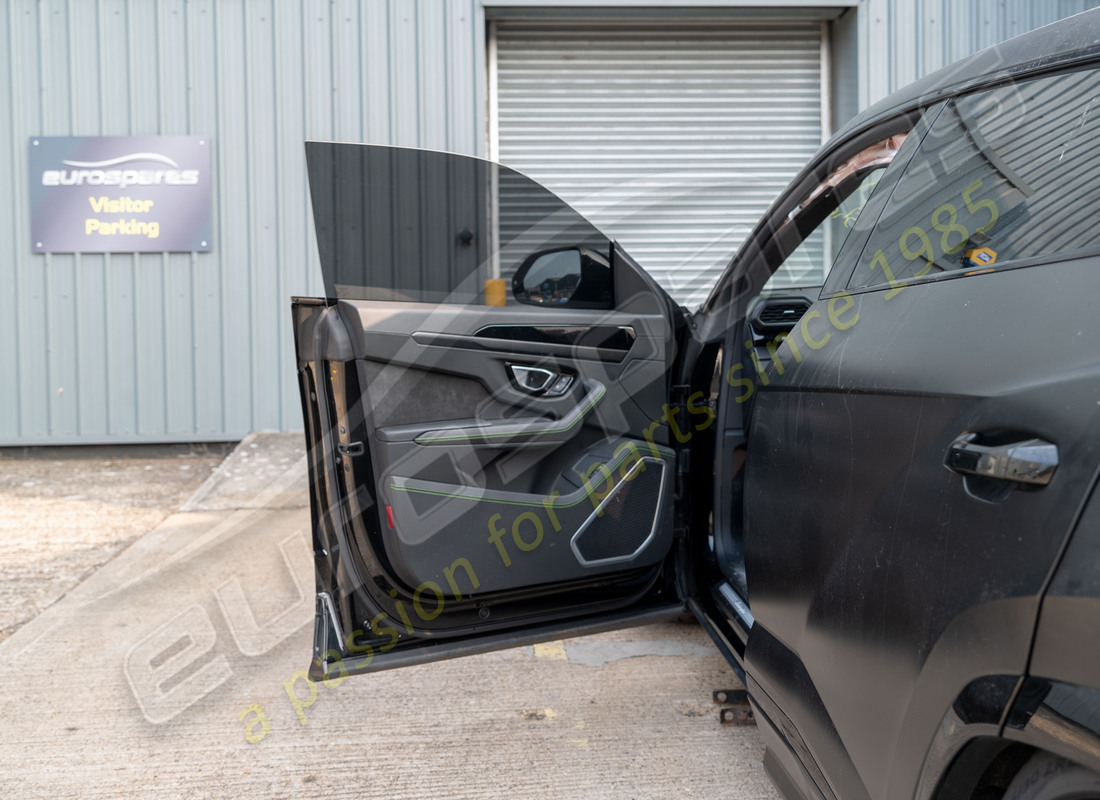 lamborghini urus (2022) con 11402, in preparazione per lo smantellamento #15