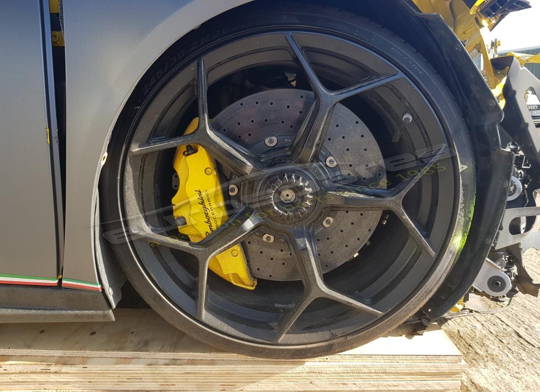 lamborghini 2018 (performante coupe) con 0 miglia, in preparazione per lo smantellamento di #19