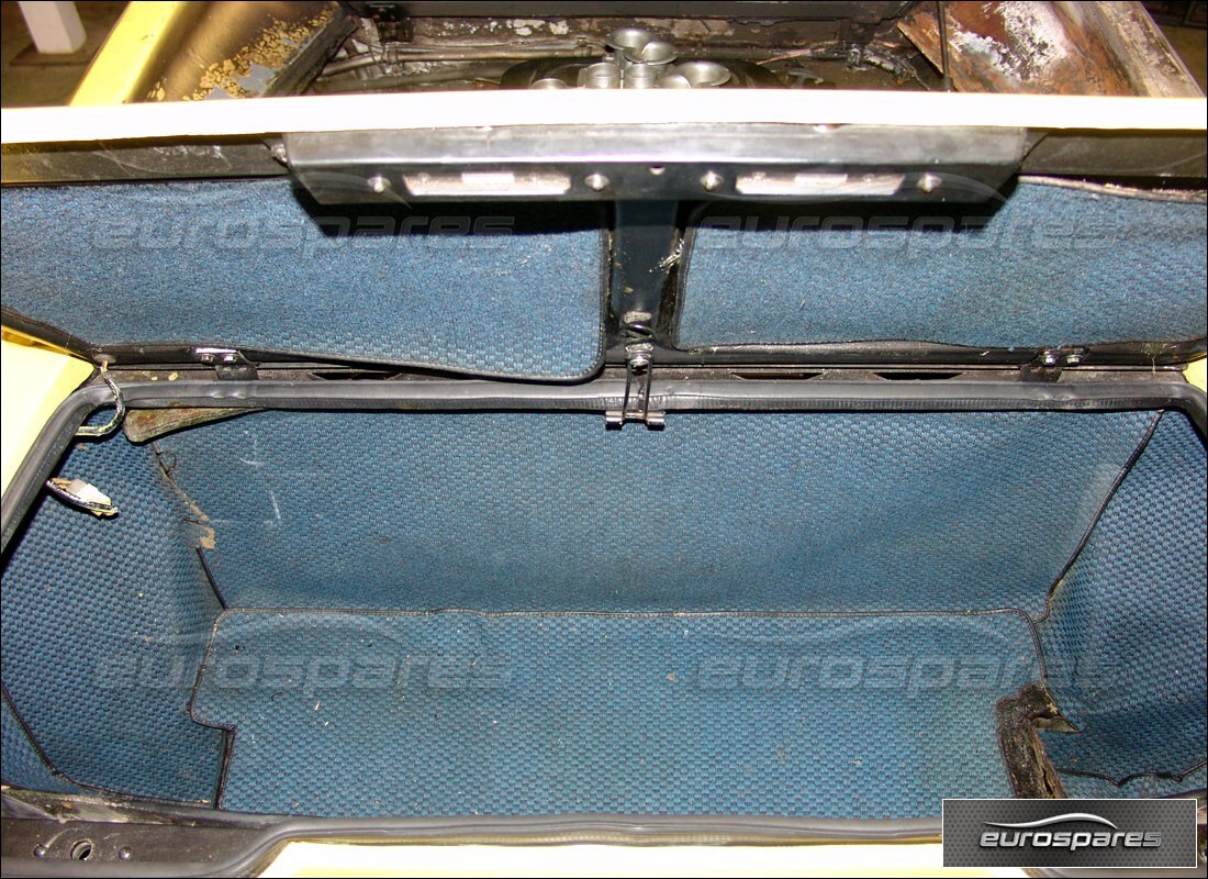 ferrari 308 gt4 dino (1976) con 26,000 miles, in preparazione per lo smantellamento di #10