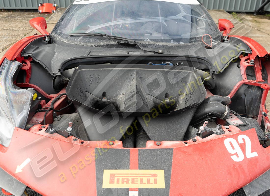 ferrari 488 challenge con 3900km, in preparazione per lo smantellamento di #23