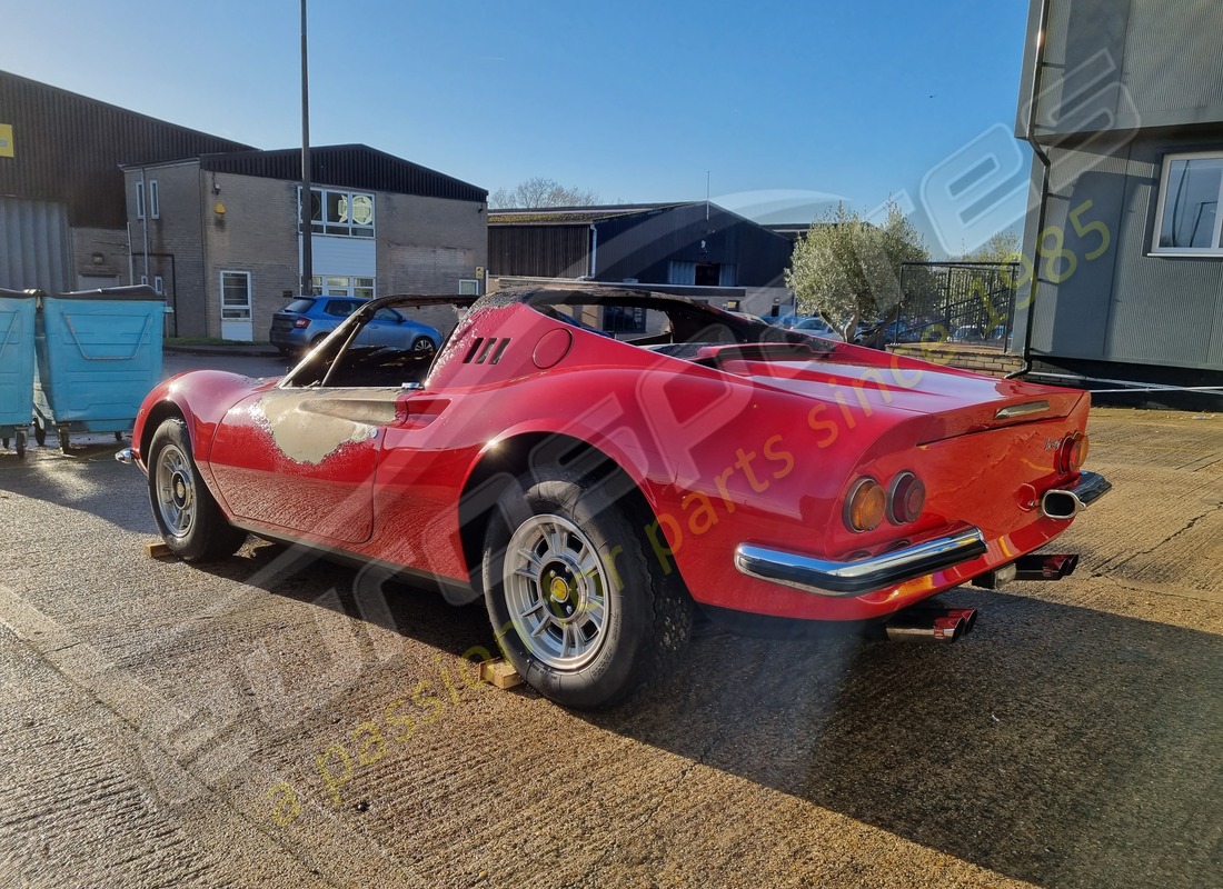 ferrari 246 dino (1975) con 58,145 miles, in preparazione per lo smantellamento di #3