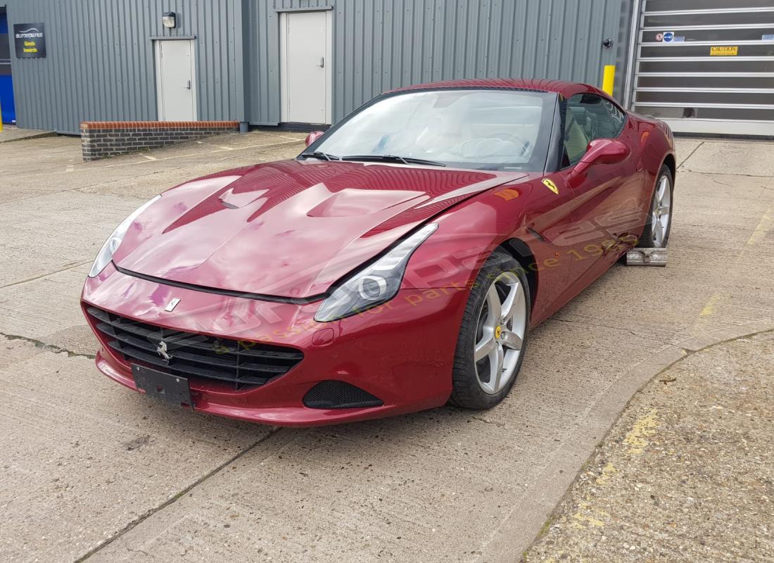 ferrari california t (europe) in preparazione per lo smantellamento presso eurospares