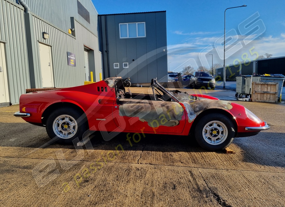 ferrari 246 dino (1975) con 58,145 miles, in preparazione per lo smantellamento di #6