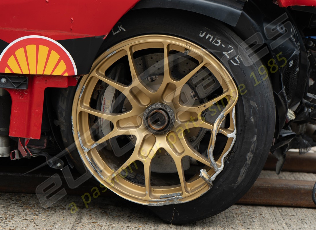 ferrari 488 challenge con 3900km, in preparazione per lo smantellamento di #26