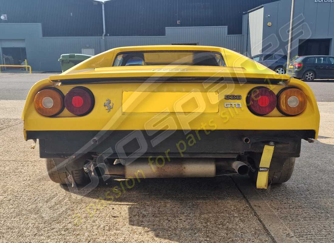 ferrari 328 (1985) con 82149 miglia, in preparazione per lo smantellamento di #4
