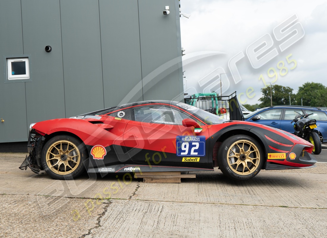 ferrari 488 challenge con 3900km, in preparazione per lo smantellamento di #6