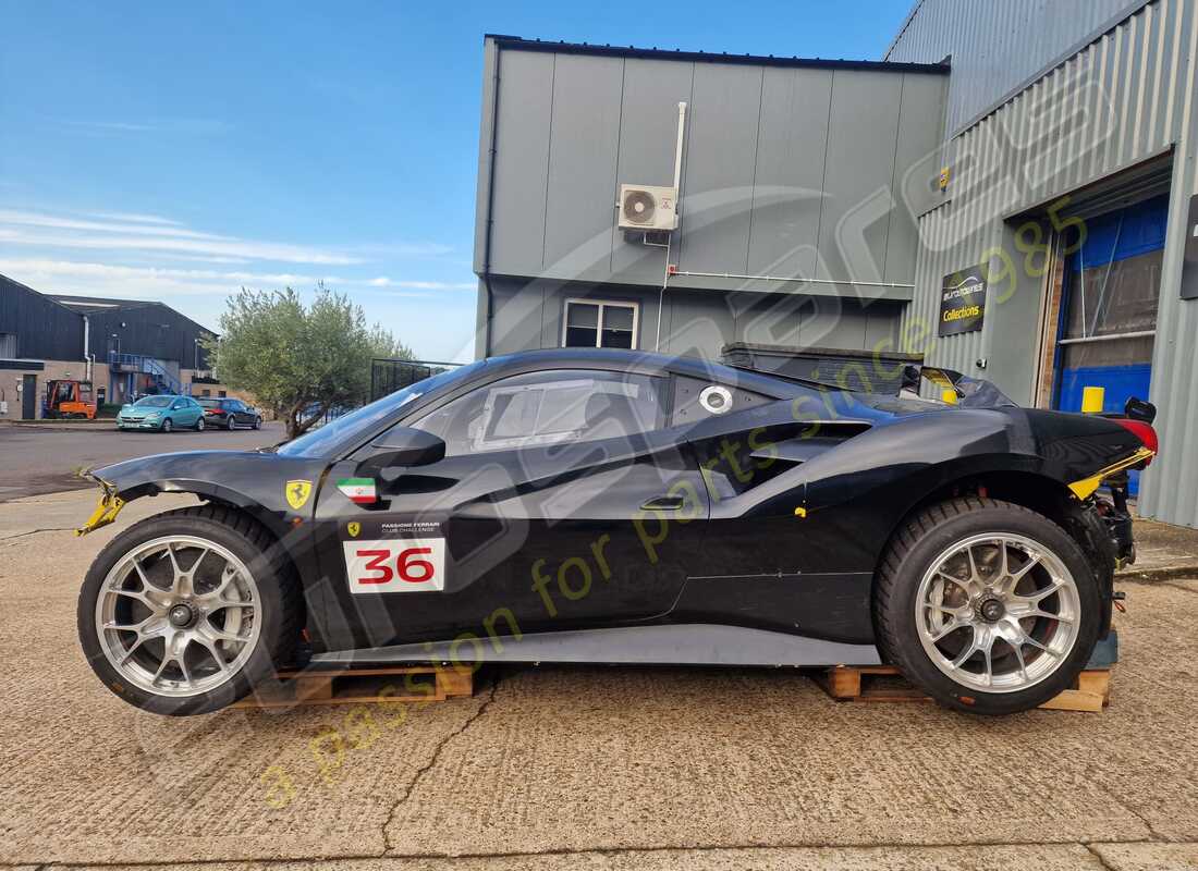 ferrari 488 challenge con 3,603 chilometri, in preparazione per lo smantellamento #2