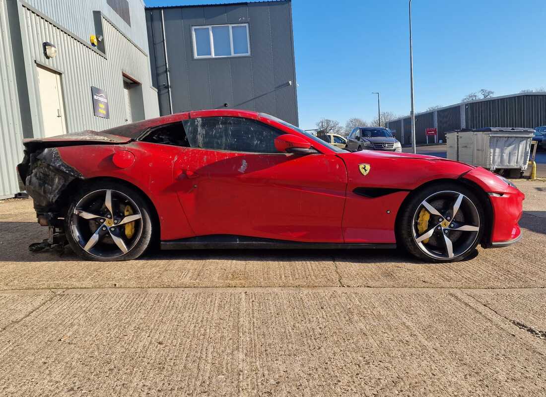 ferrari portofino m con 2000 miglia, in preparazione per lo smantellamento di #6