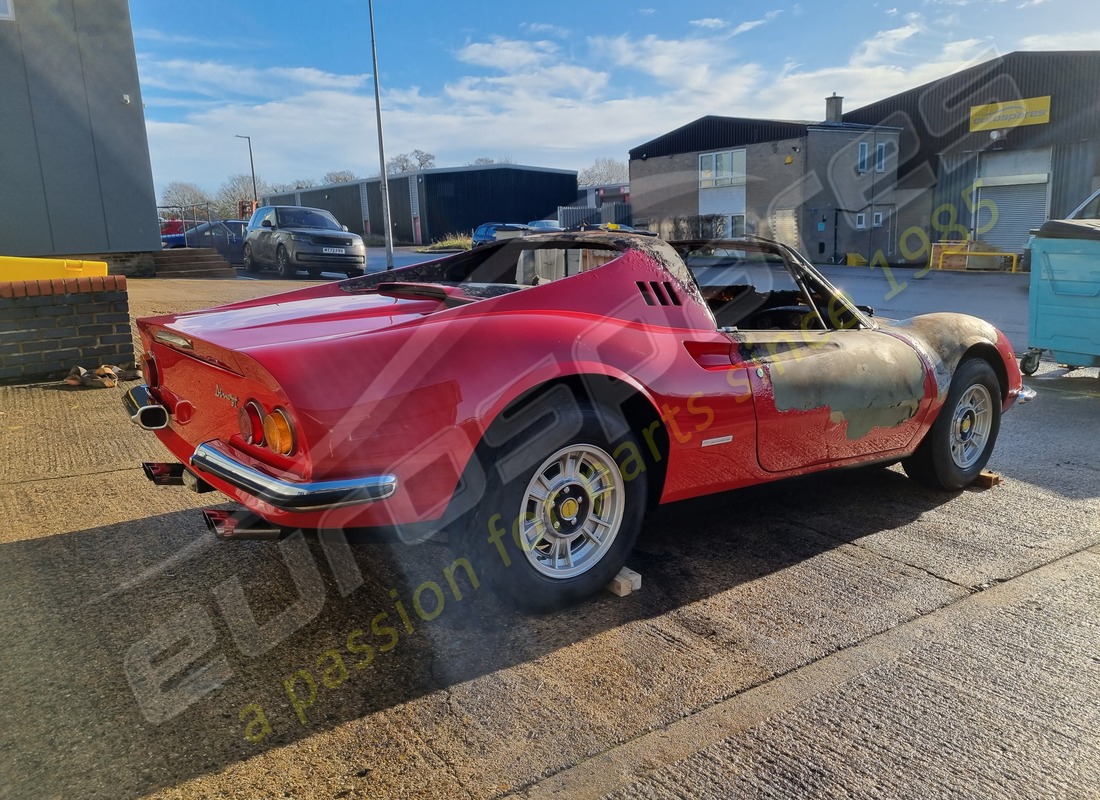 ferrari 246 dino (1975) con 58,145 miles, in preparazione per lo smantellamento di #5