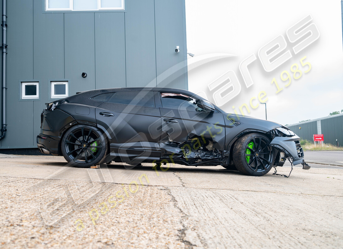 lamborghini urus (2022) con 11402, in preparazione per lo smantellamento #2