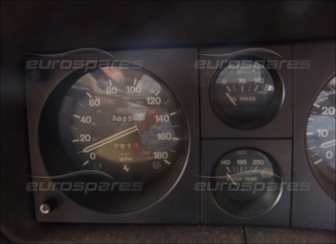 ferrari 365 gt4 2+2 (1973) con 74,889 miles, in preparazione per lo smantellamento di #4