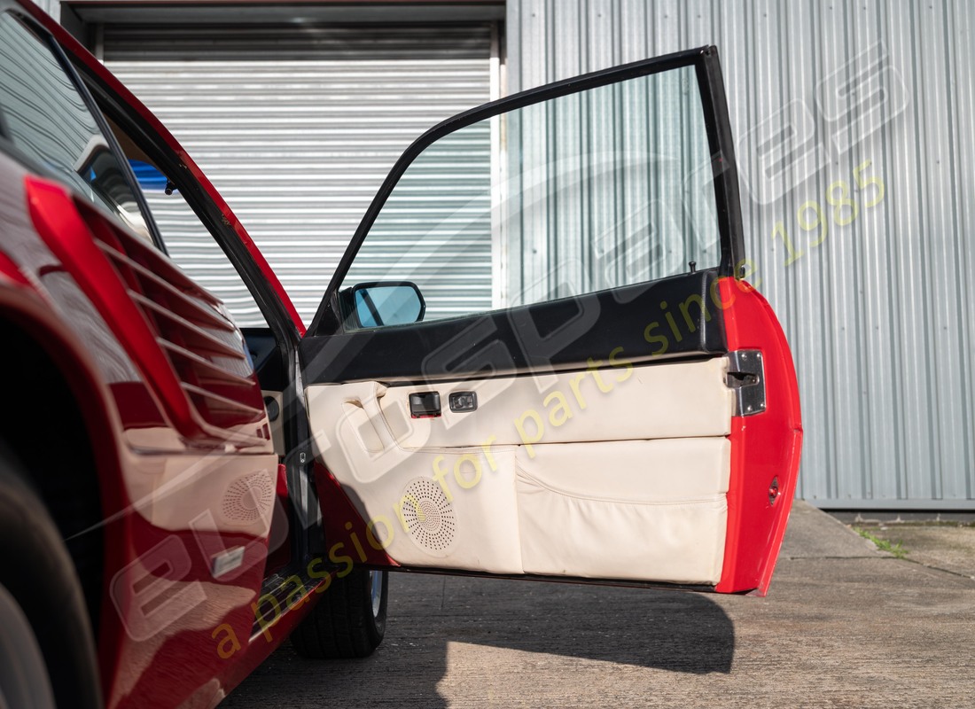 ferrari mondial 3.2 qv (1987) con 83223, in preparazione per lo smantellamento di #21