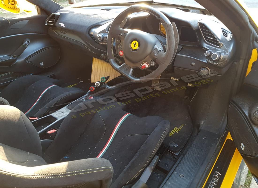 ferrari 488 pista con 482 miglia, in preparazione per lo smantellamento di #9