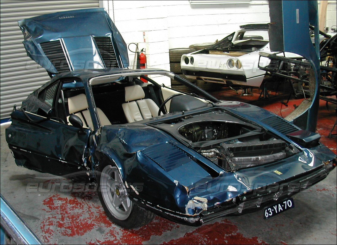 ferrari 308 gtb (1976) con 98,554 chilometri, in preparazione per lo smantellamento #2