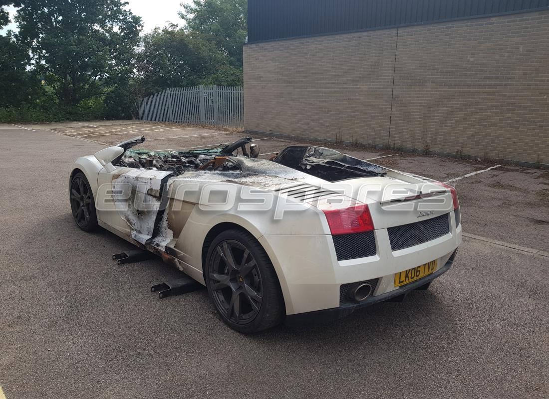 lamborghini gallardo coupe (2006) con sconosciuto, in preparazione per lo smantellamento di #3