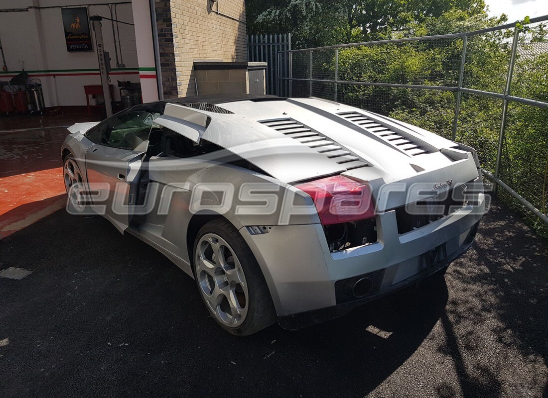 lamborghini gallardo spyder (2006) con 20,000 chilometri, in preparazione per lo smantellamento #3