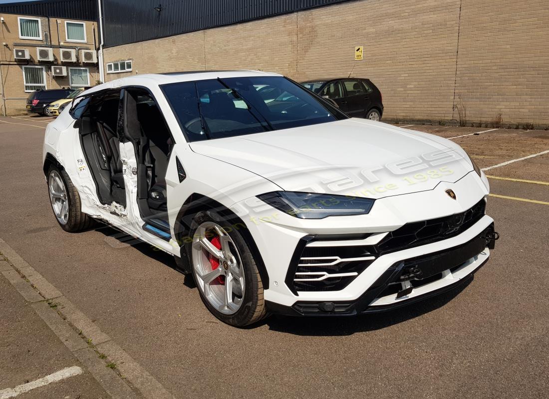lamborghini urus (2019) con 200 miglia, in preparazione per lo smantellamento di #7