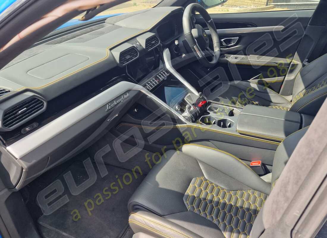 lamborghini urus (2020) con 13,163 miles, in preparazione per lo smantellamento di #10