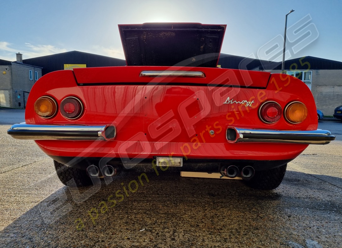 ferrari 246 dino (1975) con 58,145 miles, in preparazione per lo smantellamento di #13