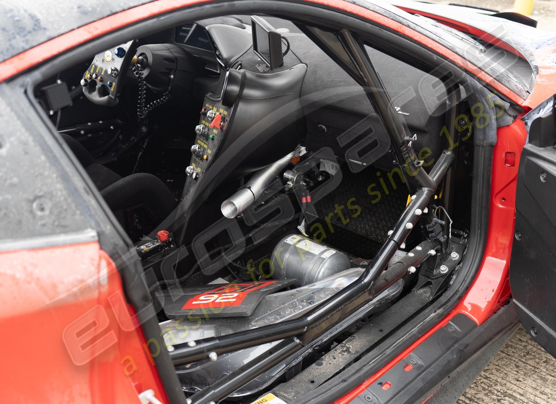 ferrari 488 challenge con 3900km, in preparazione per lo smantellamento di #20