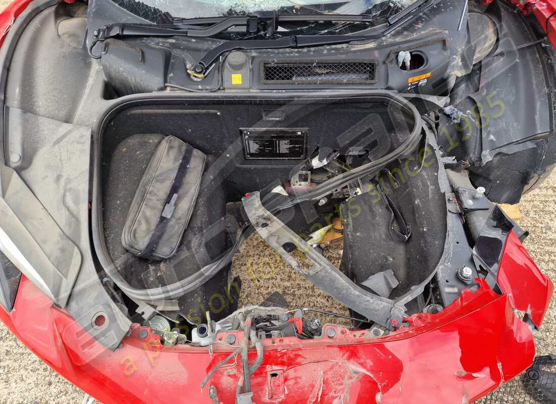 ferrari 296 gts con 2525 miglia, in preparazione per lo smantellamento di #19