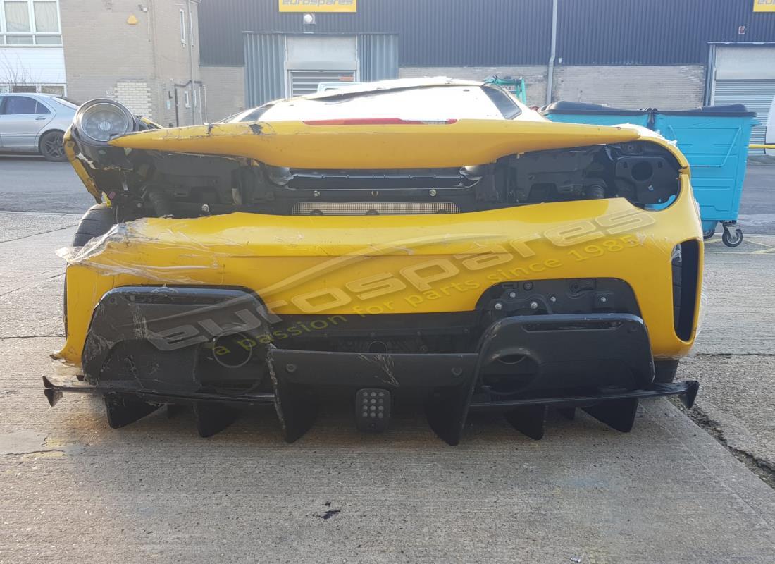 ferrari 488 pista con 482 miglia, in preparazione per lo smantellamento di #4