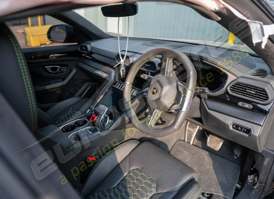 lamborghini urus (2022) con 11402, in preparazione per lo smantellamento #9