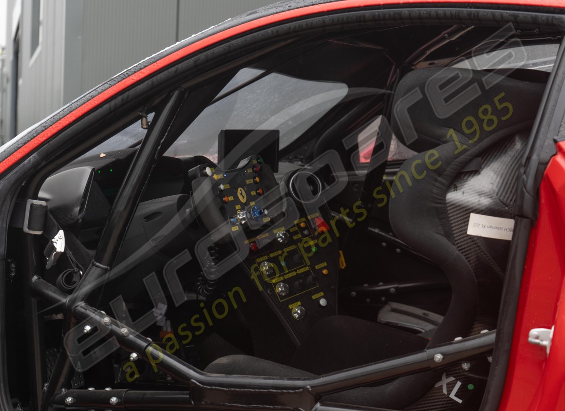 ferrari 488 challenge con 3900km, in preparazione per lo smantellamento di #11
