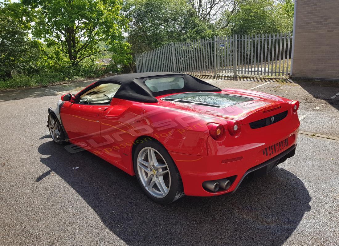 ferrari f430 spider (rhd) con sconosciuto, in preparazione per lo smantellamento di #3