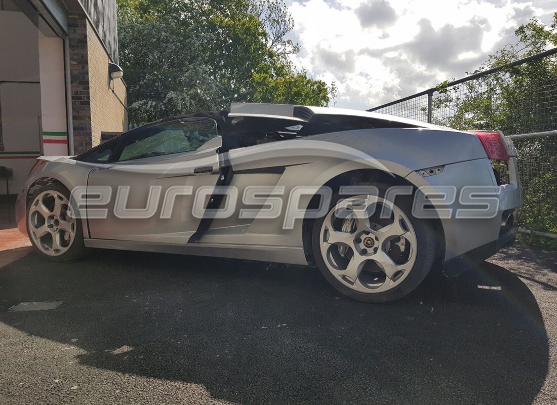 lamborghini gallardo spyder (2006) con 20,000 chilometri, in preparazione per lo smantellamento #2