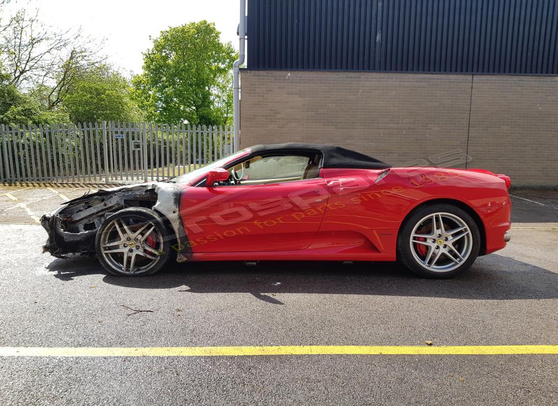 ferrari f430 spider (rhd) con sconosciuto, in preparazione per lo smantellamento di #2