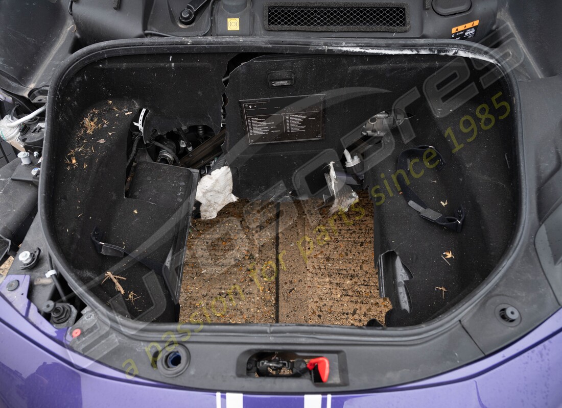 ferrari 296 gts con tbc, in preparazione per lo smantellamento #20