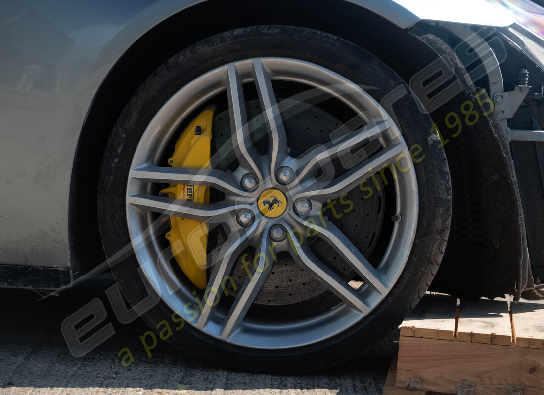 ferrari ff (rhd) con 50305, in preparazione per lo smantellamento di #31