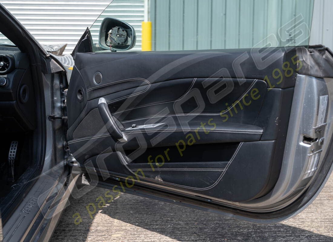 ferrari ff (rhd) con 50305, in preparazione per lo smantellamento di #20