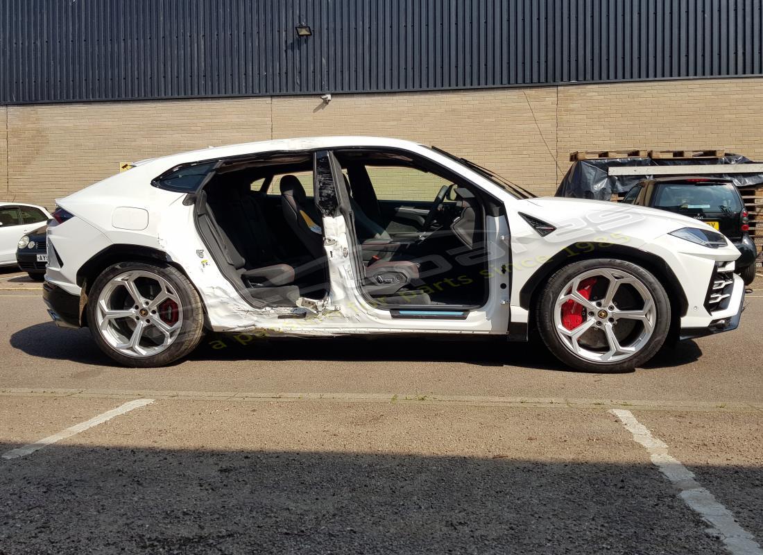 lamborghini urus (2019) con 200 miglia, in preparazione per lo smantellamento di #6