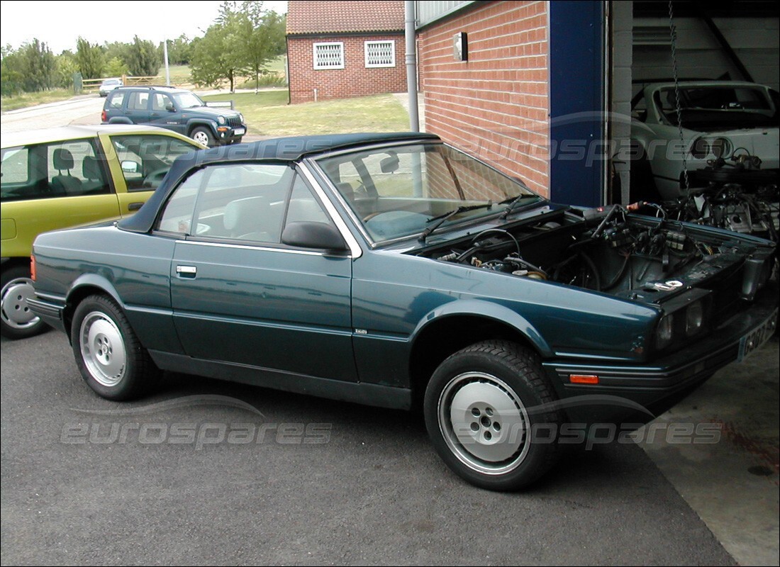 maserati biturbo spider con sconosciuto, in preparazione per lo smantellamento di #4