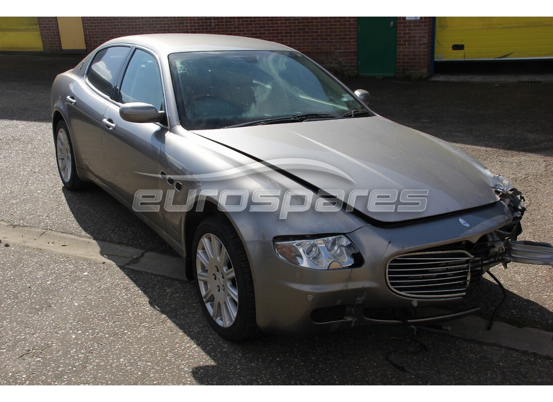 maserati qtp. (2005) 4.2 con 68,000 miles, in preparazione per lo smantellamento di #3