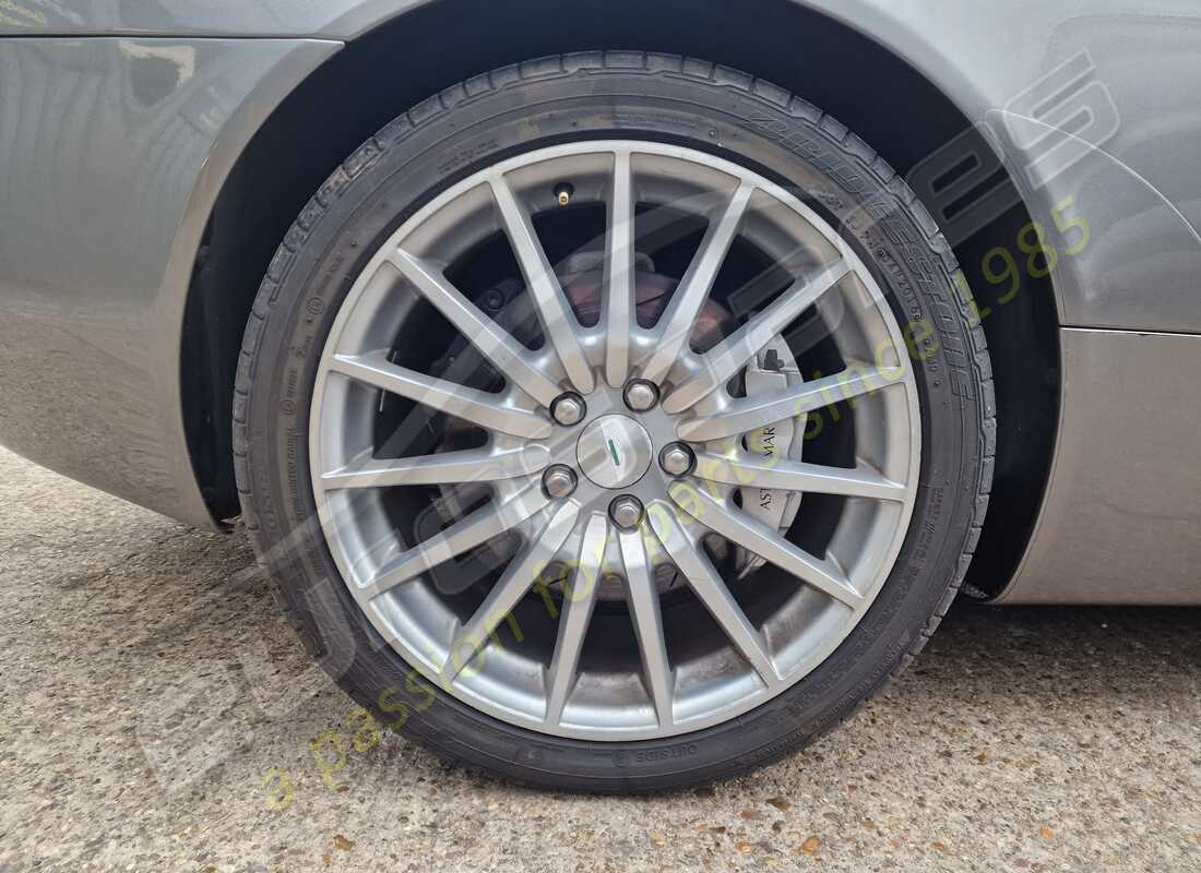 aston martin db9 (2007) con 102,483 miles, in preparazione per lo smantellamento di #21