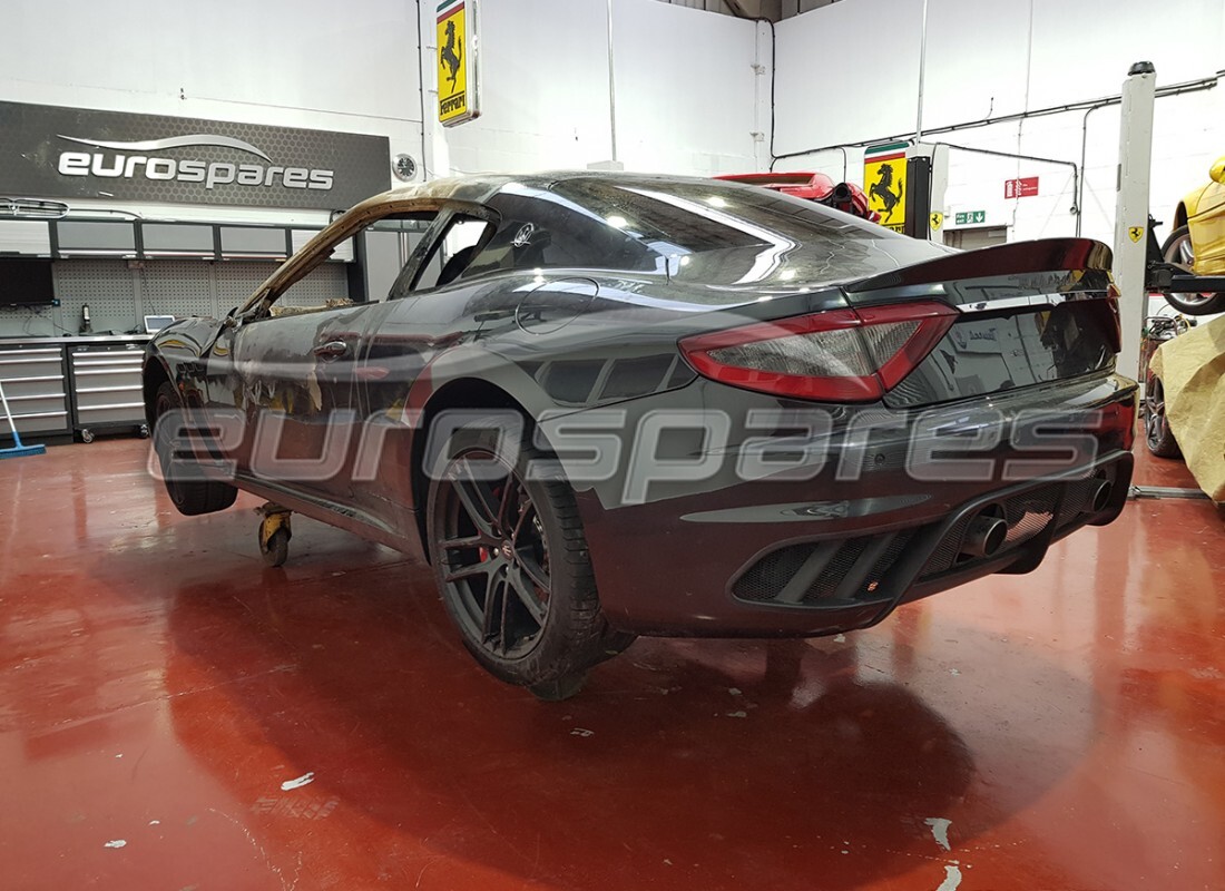maserati granturismo mc stradale (2011) con 14,000 chilometri, in preparazione per lo smantellamento #3