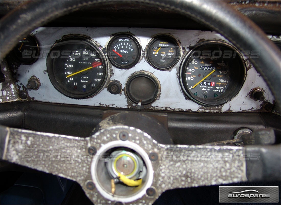 ferrari 308 gt4 dino (1976) con 26,000 miles, in preparazione per lo smantellamento di #8