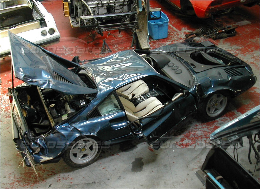 ferrari 308 gtb (1976) con 98,554 chilometri, in preparazione per lo smantellamento #6