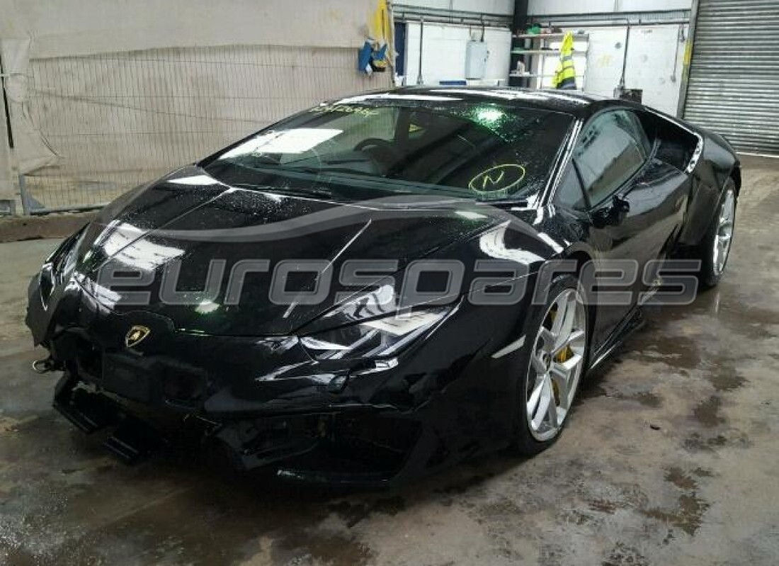lamborghini lp580-2 coupe (2016) in preparazione per lo smantellamento presso eurospares